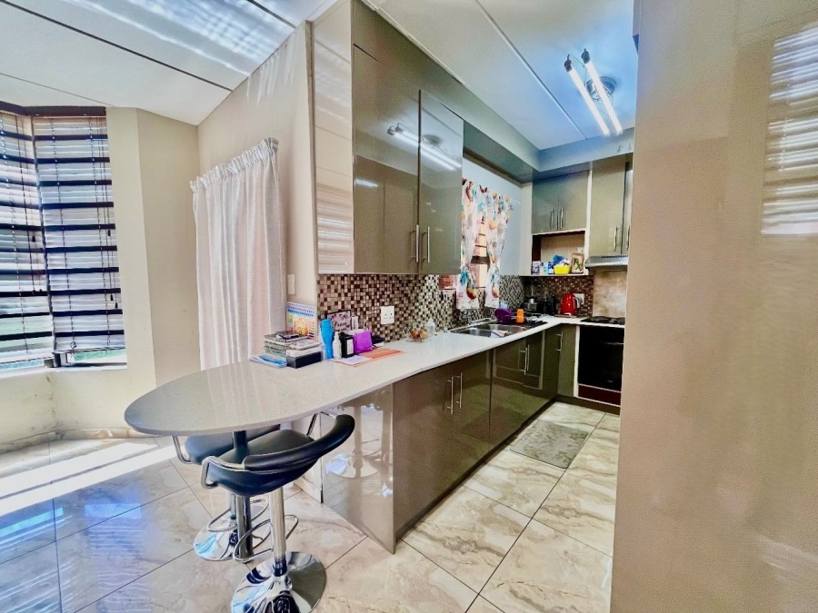 To Let 3 Bedroom Property for Rent in Waterval East North West